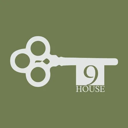 9 House *